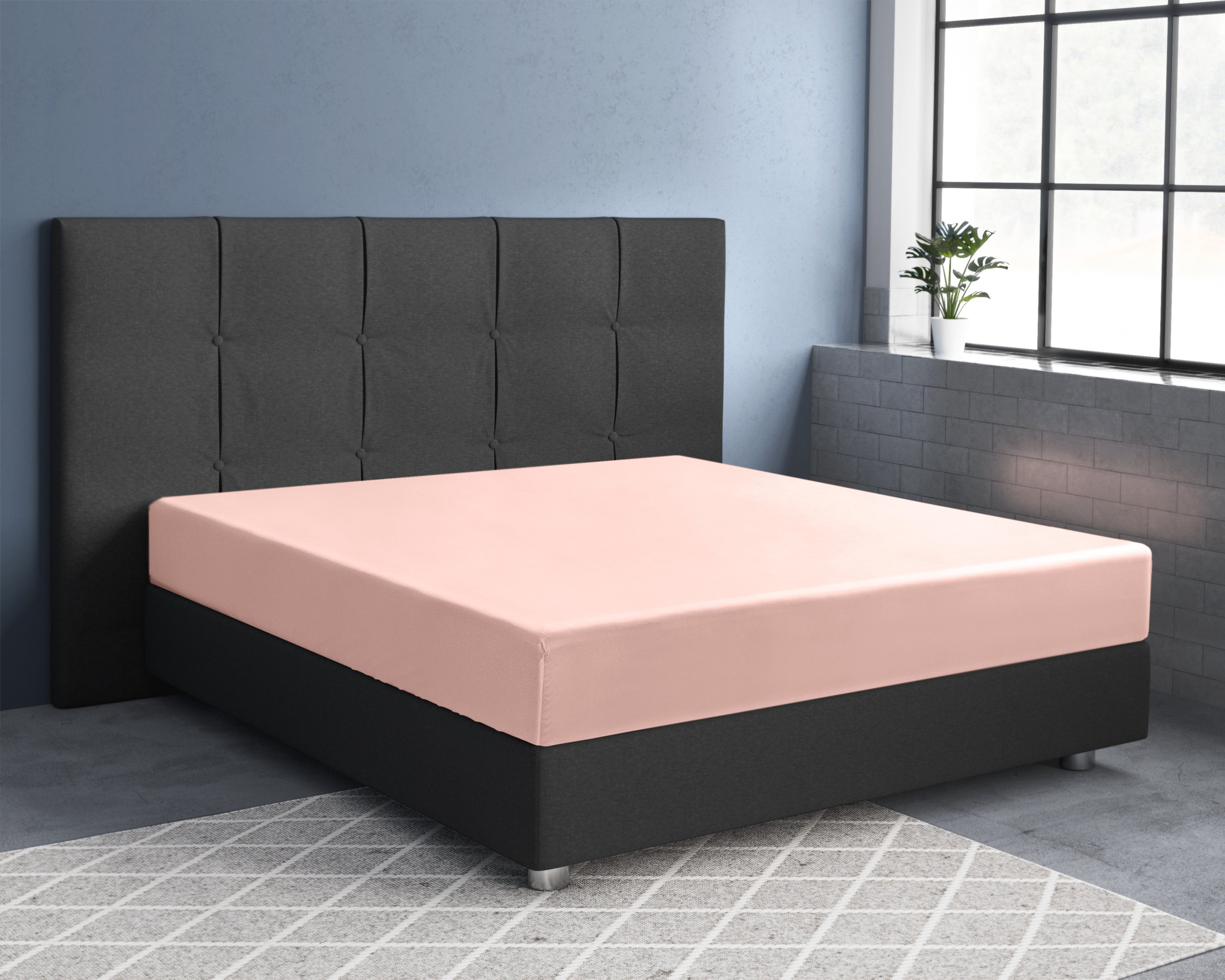 Satinlagen i Pink - Elegant Beskyttelse til Din Seng